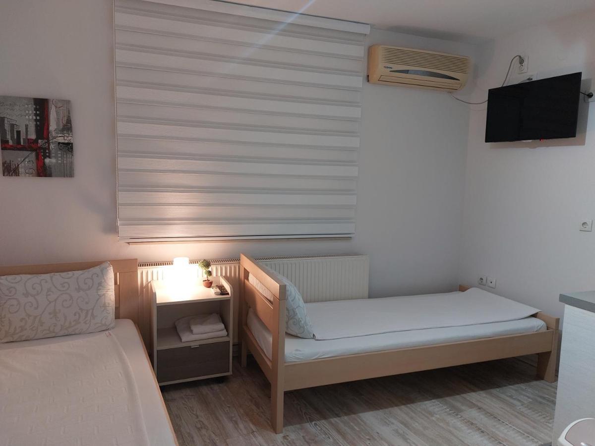 Apartments Sofija Ni Esterno foto