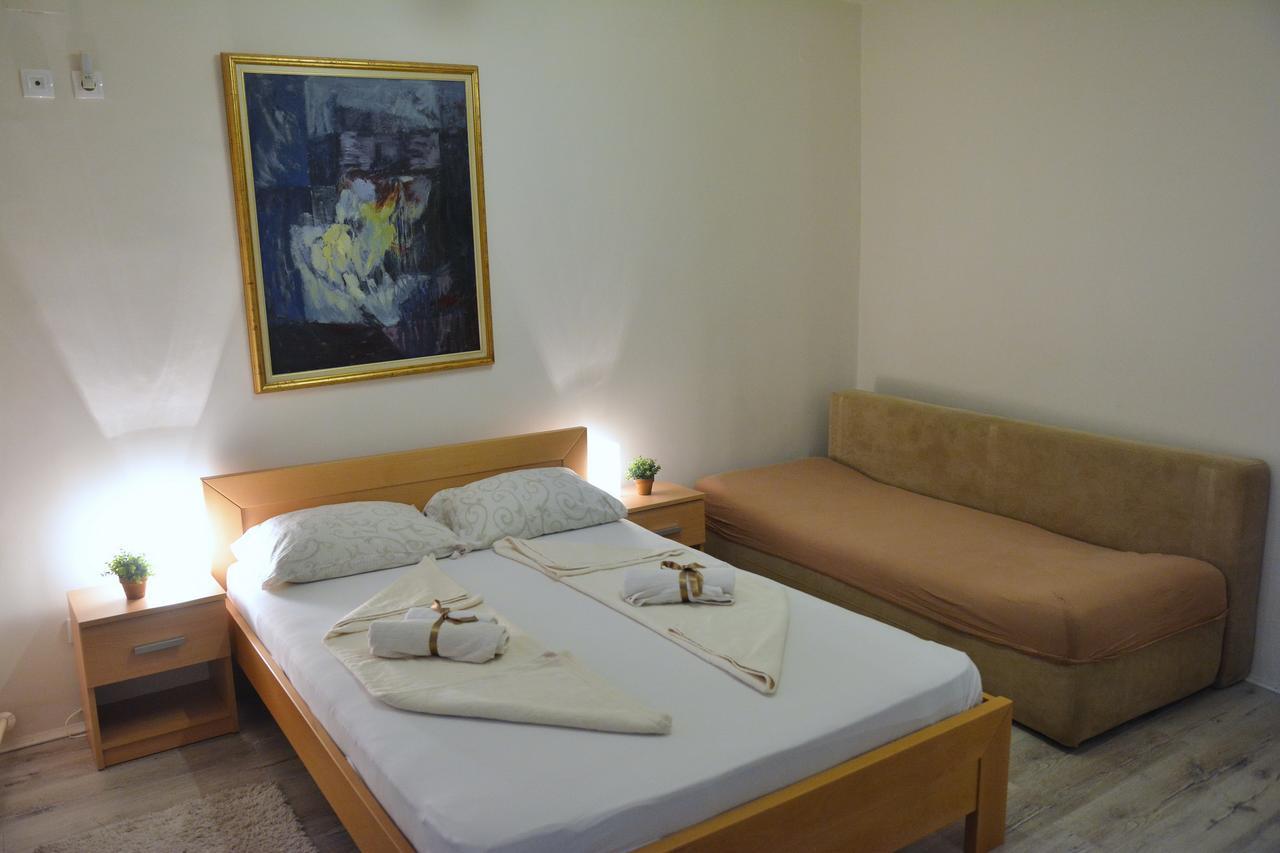 Apartments Sofija Ni Esterno foto