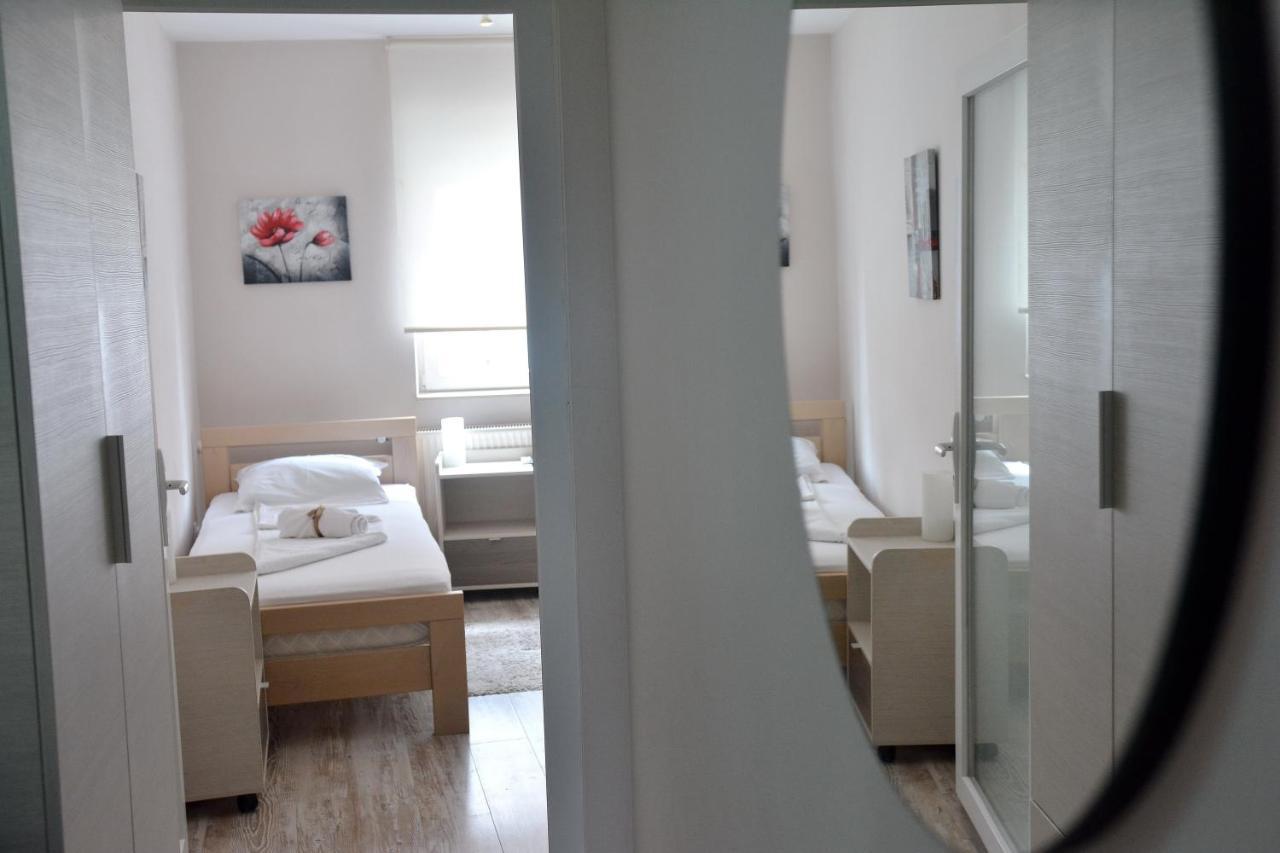 Apartments Sofija Ni Esterno foto